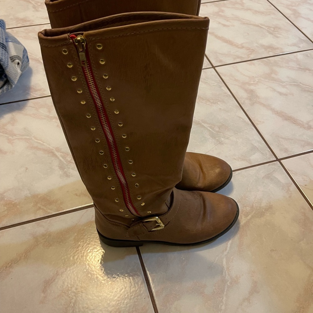 Brown Steve Madden kids brown size 5 boots